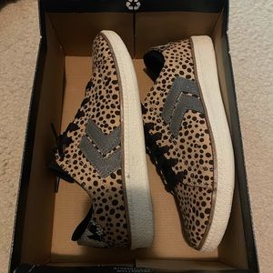 Dr. Scholl’s fashion sneakers